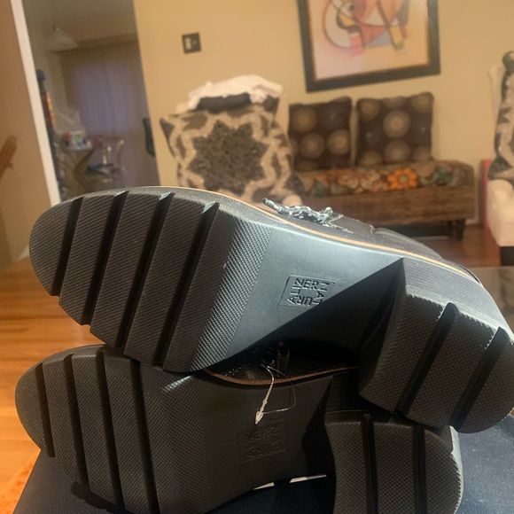 Women’s black naturalizer ankle boot - Picture 4 of 4